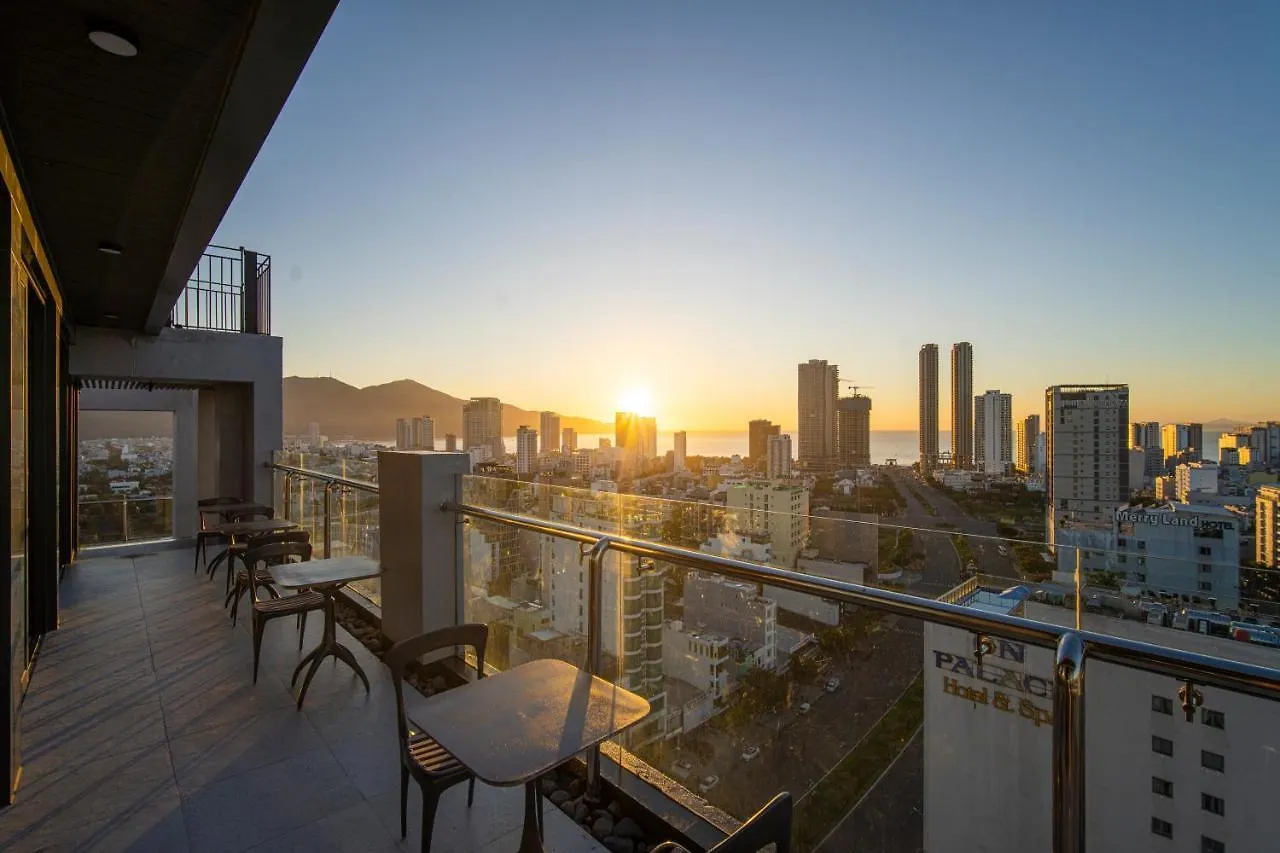 Luxtery Hotel & Spa Da Nang