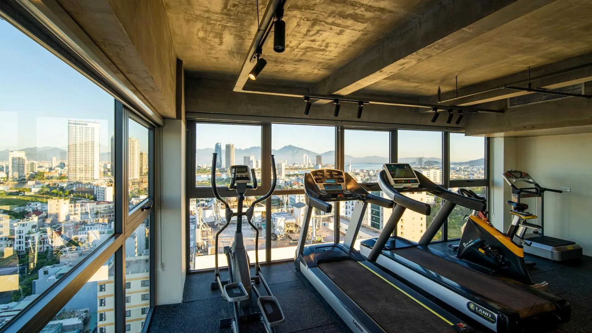 Luxtery Hotel & Spa Da Nang