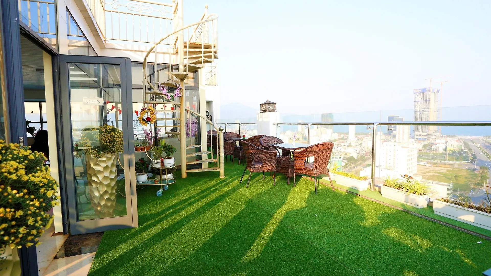 Luxtery Hotel & Spa Da Nang