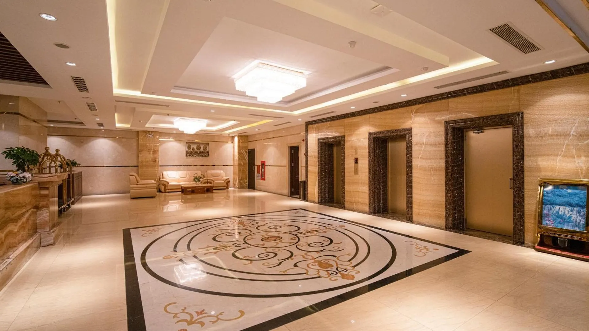 Luxtery Hotel & Spa Da Nang
