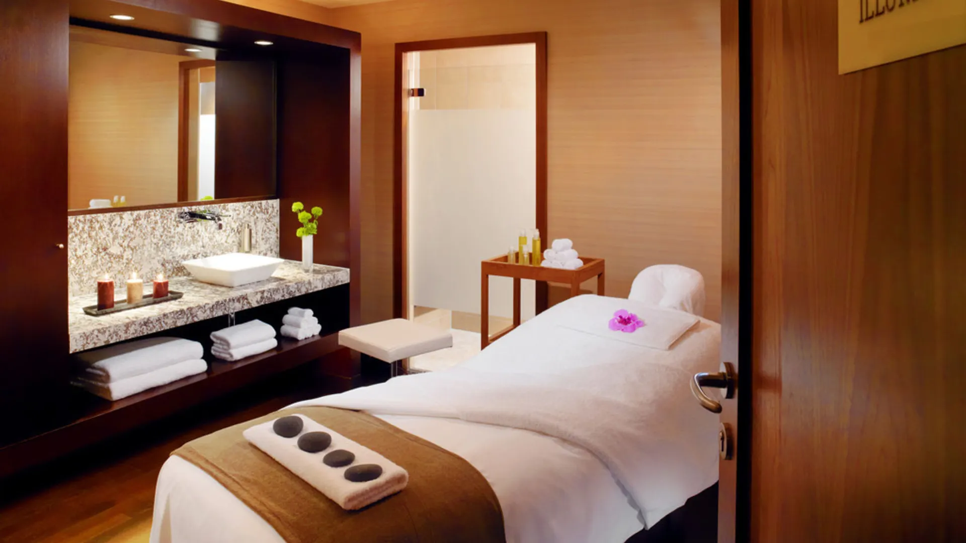 Luxtery Hotel & Spa Da Nang